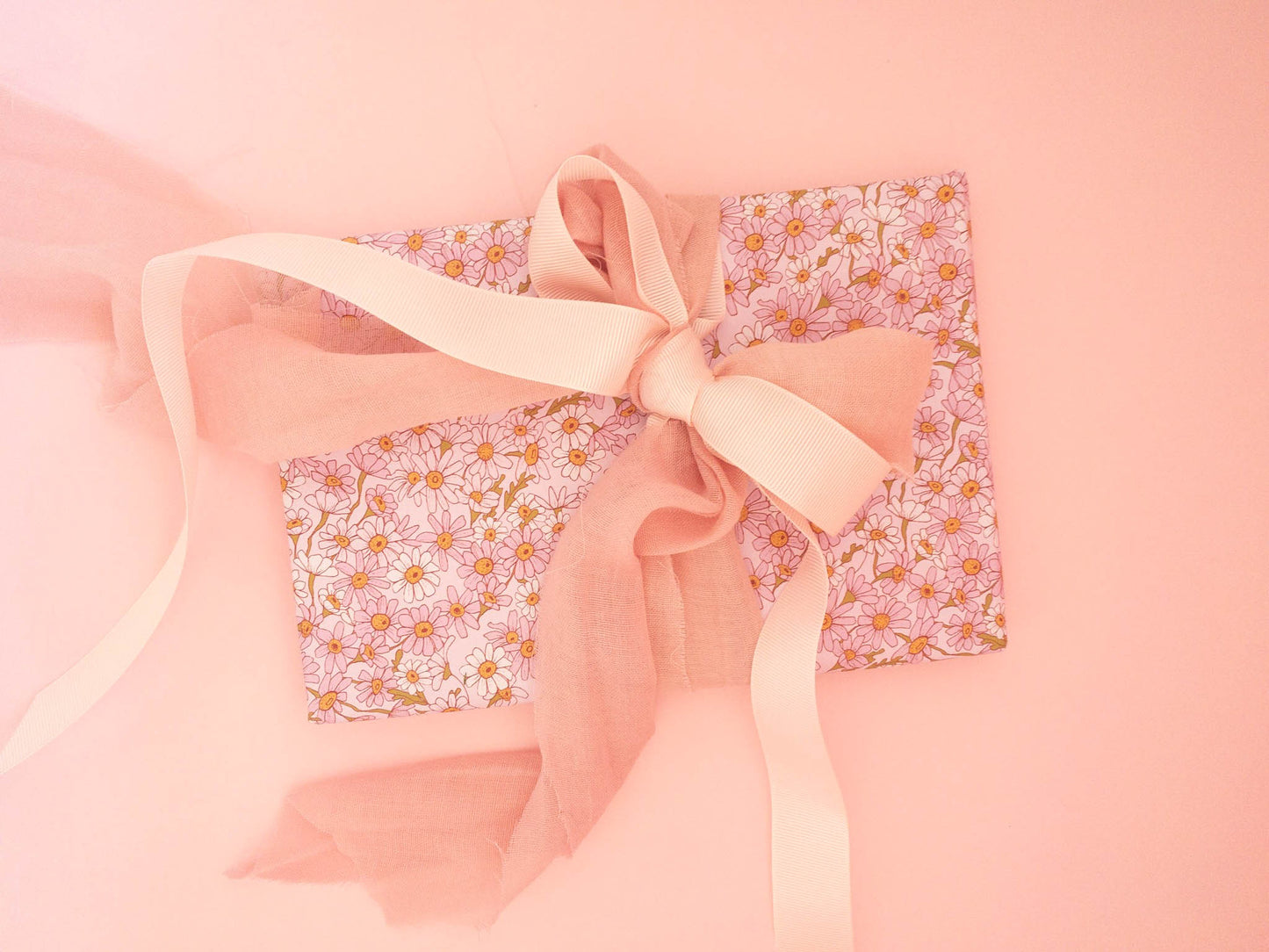Pretty Chamomile Wrapping Paper